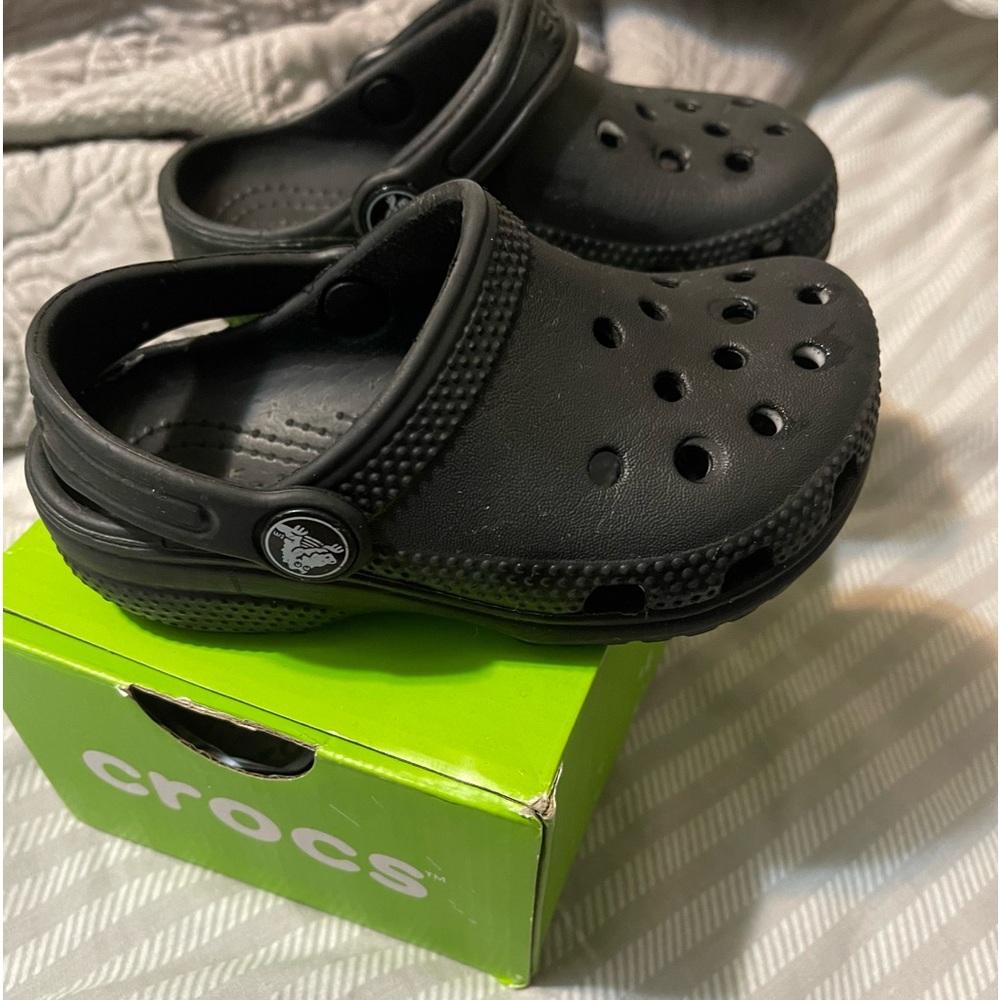 Toddler crocs
